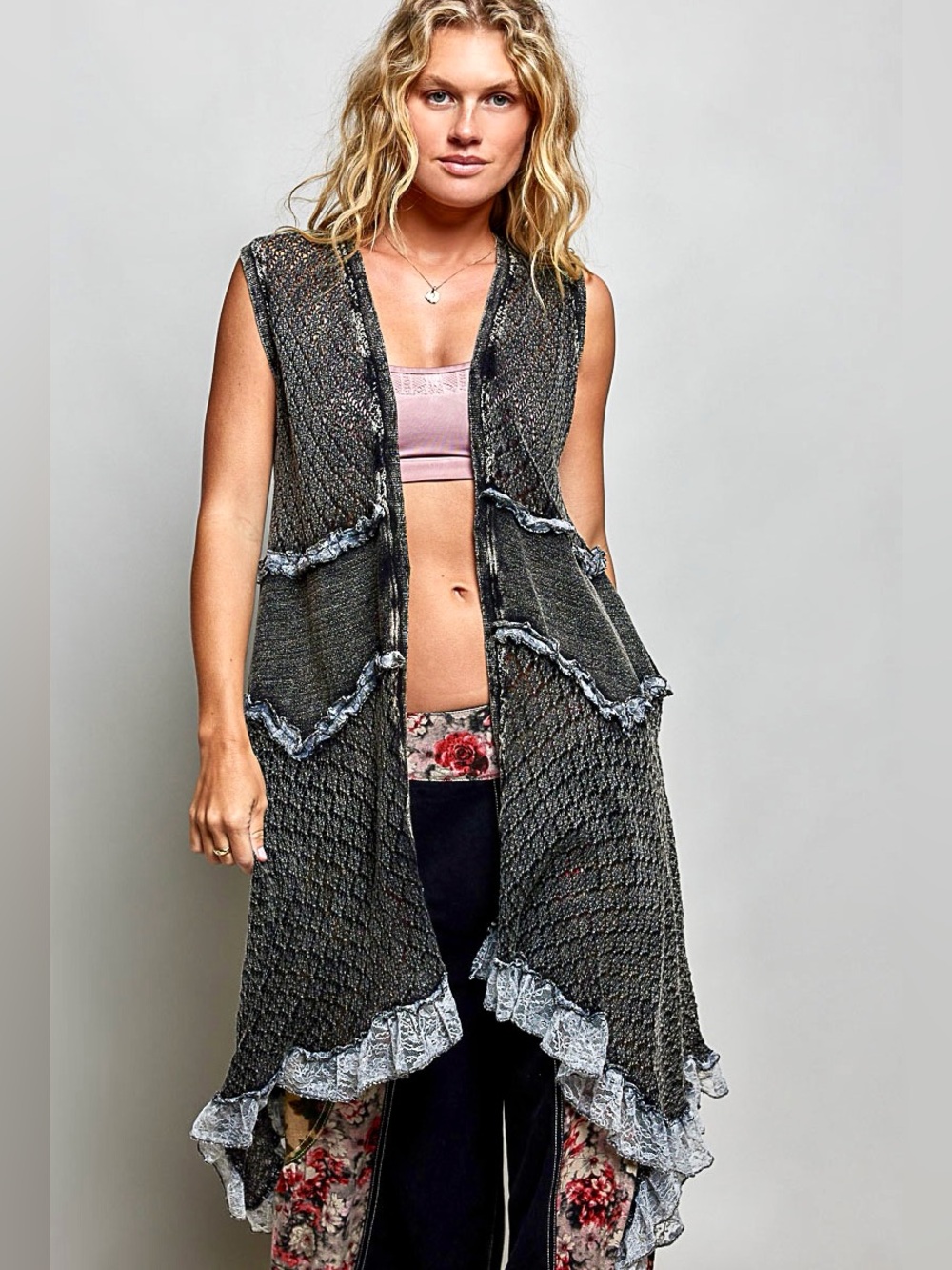 💖 POL Vintage Wash Ruffled Crochet Vest Cardigan- Black